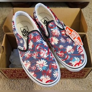 NWT Vans Slip-On Sneakers - Red and Blue Floral Design SZ 8.5